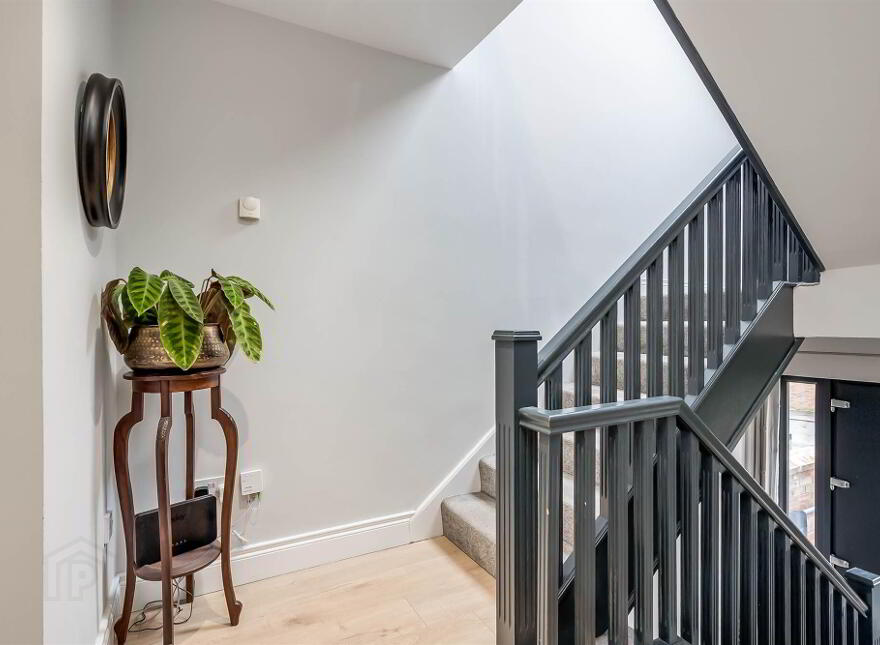 2 Barnetts Chase, Belfast, BT5 7BF