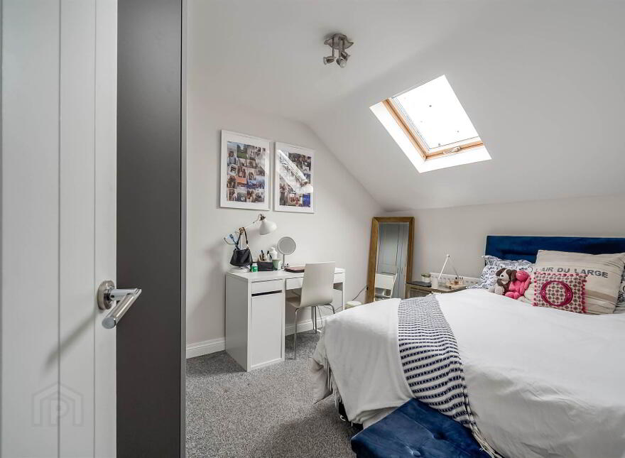 2 Barnetts Chase, Belfast, BT5 7BF