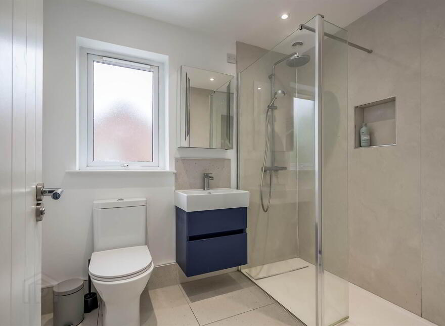 2 Barnetts Chase, Belfast, BT5 7BF