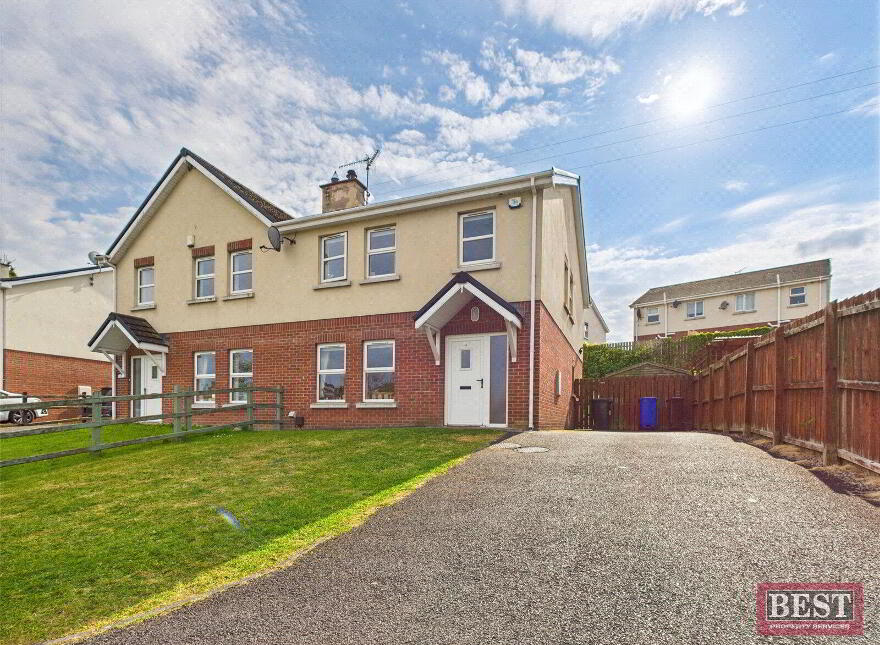 8 Ravens Glen, Newry, BT35 8GQ photo