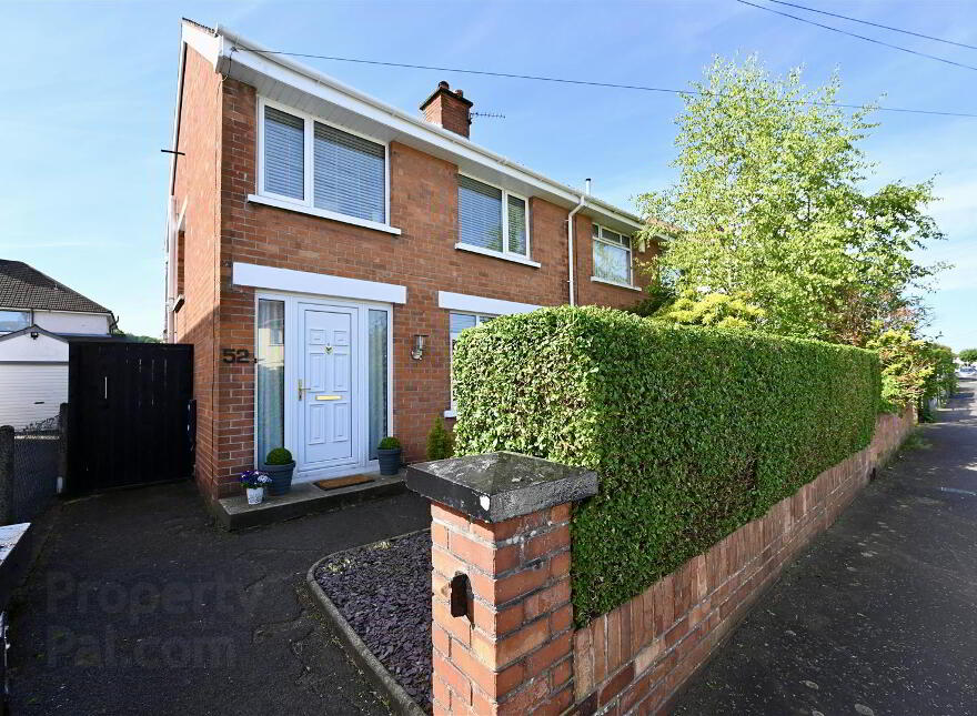 52 Stirling Gardens, Belfast, BT6 9LW photo
