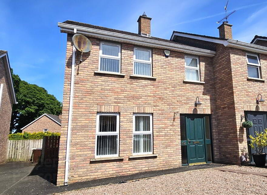 69 Niblock Oaks, Antrim, BT41 2DP photo
