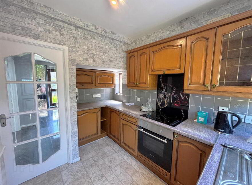 10 Westway Parade, Belfast, BT13 3NX
