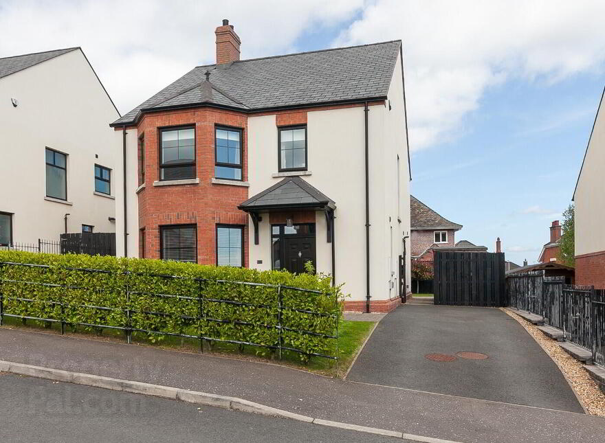 25 Donegall Park Gardens, Belfast, BT15 5EU photo