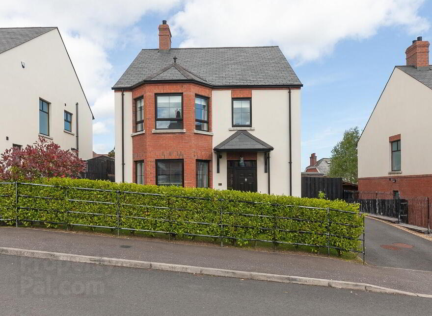 25 Donegall Park Gardens, Belfast, BT15 5EU photo