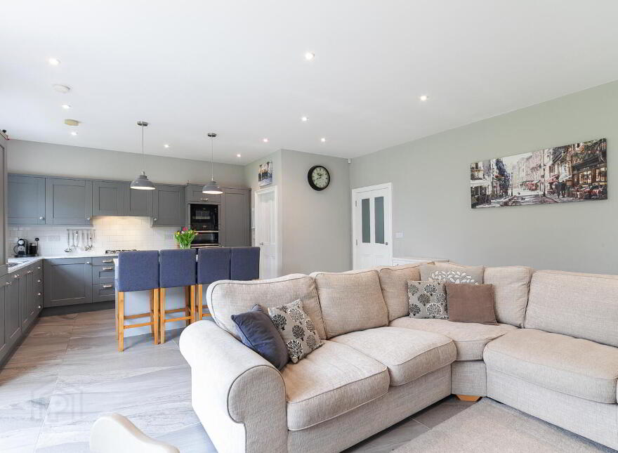 25 Donegall Park Gardens, Belfast, BT15 5EU