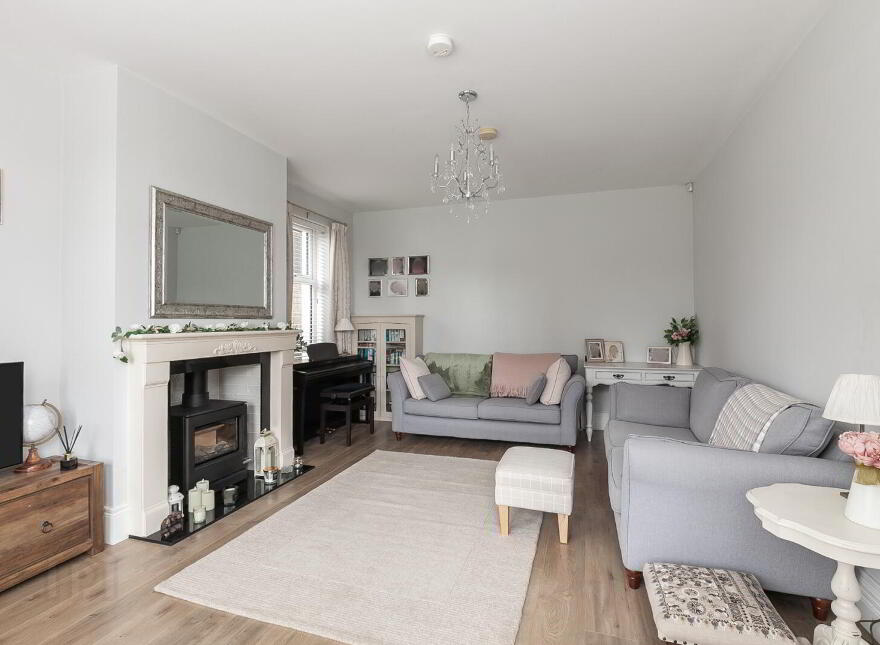 25 Donegall Park Gardens, Belfast, BT15 5EU