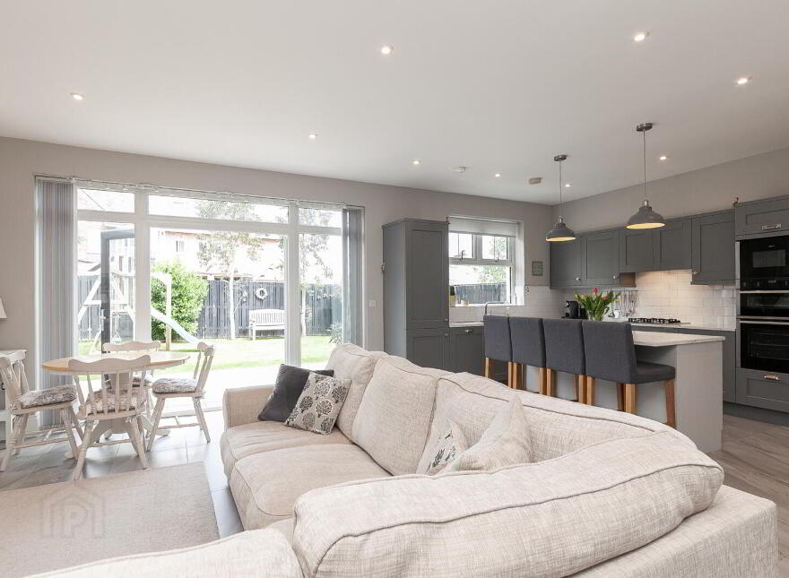 25 Donegall Park Gardens, Belfast, BT15 5EU