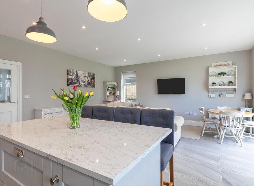 25 Donegall Park Gardens, Belfast, BT15 5EU
