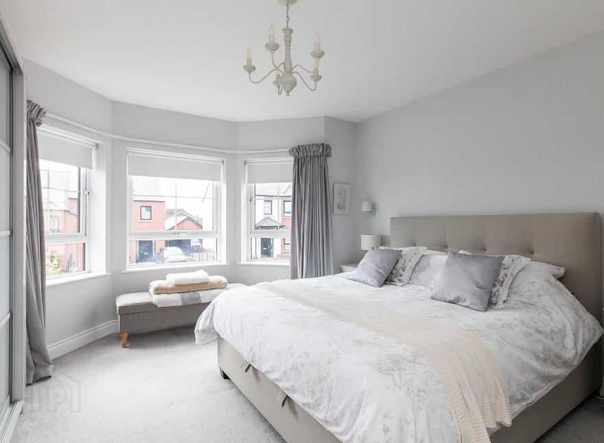 25 Donegall Park Gardens, Belfast, BT15 5EU