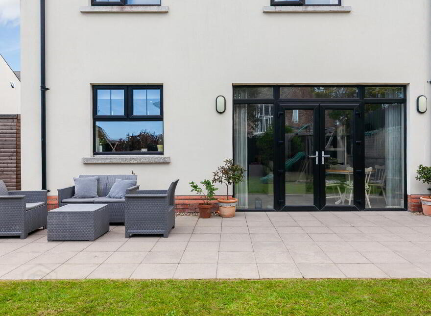 25 Donegall Park Gardens, Belfast, BT15 5EU