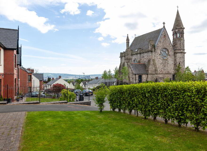 25 Donegall Park Gardens, Belfast, BT15 5EU
