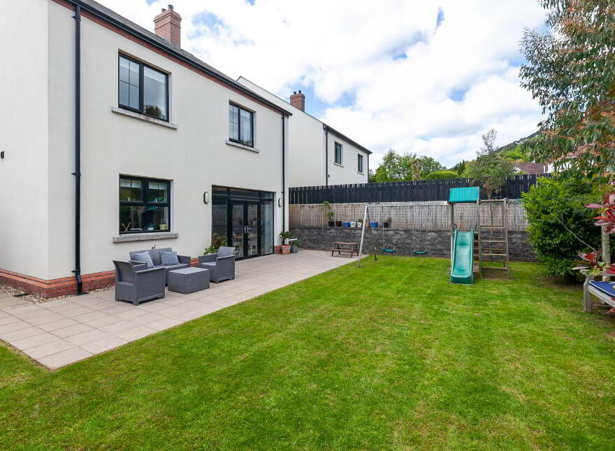 25 Donegall Park Gardens, Belfast, BT15 5EU