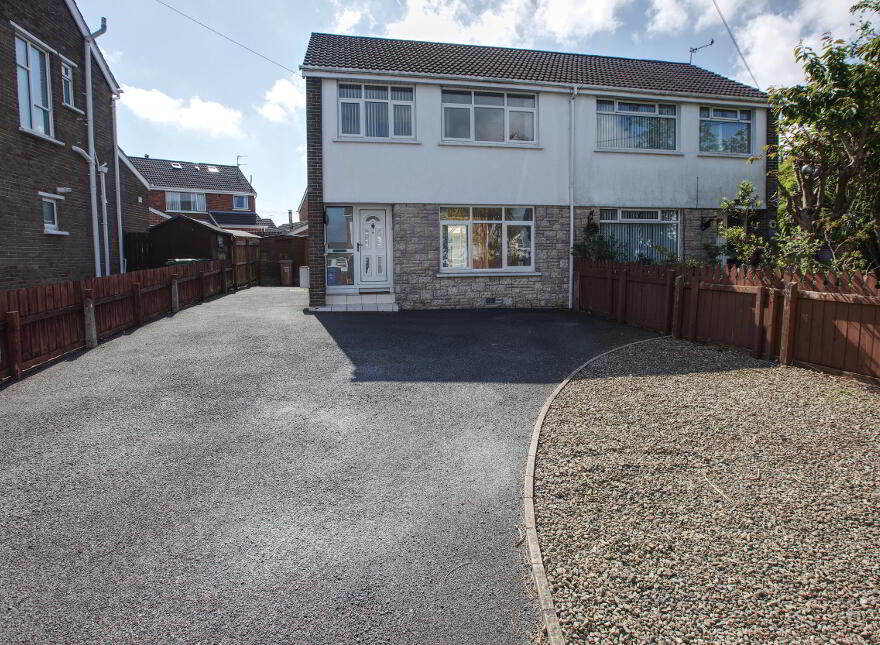9 Aston Gardens, Bangor, BT20 3HN photo