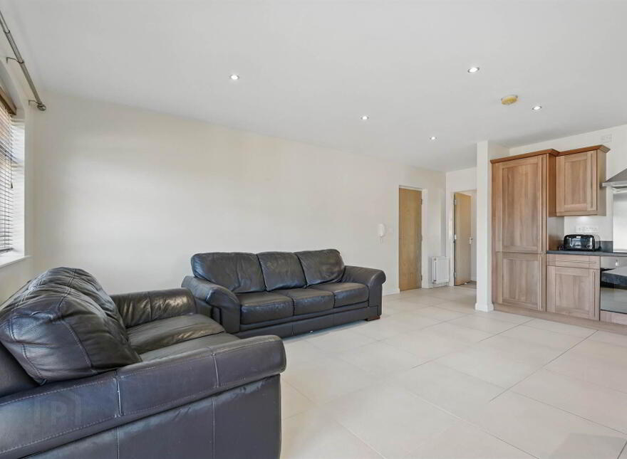 7 Gransha Chase, Dundonald, Belfast, BT16 2FE