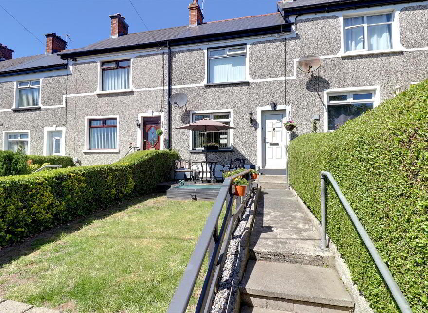 98 Donaghadee Road, Newtownards, BT23 7HB photo