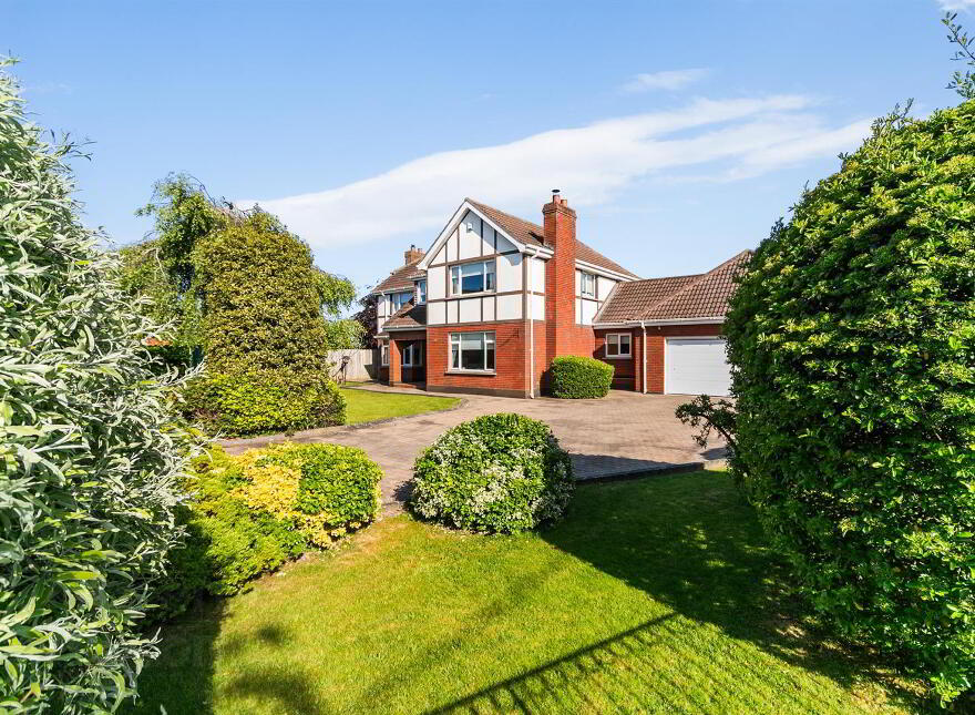 1 Orchard Grove, Hillsborough, BT26 6GG photo