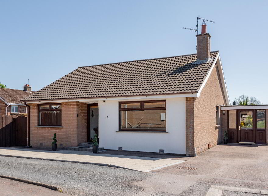 9 Leydene Court, Lisburn, BT28 3LL photo