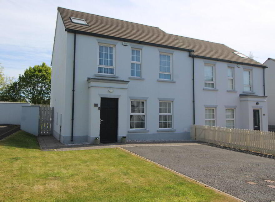 280 Larne Road, Carrickfergus, BT38 9BN photo