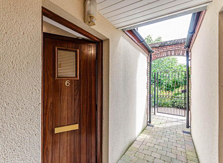 6 Kingsway Court, Kings Road, Belfast, BT5 7EW