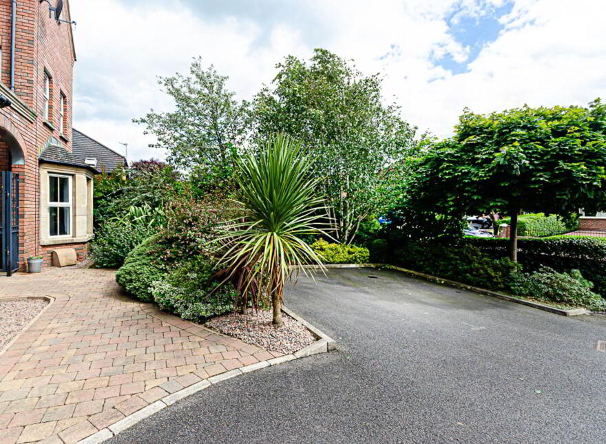 6 Kingsway Court, Kings Road, Belfast, BT5 7EW