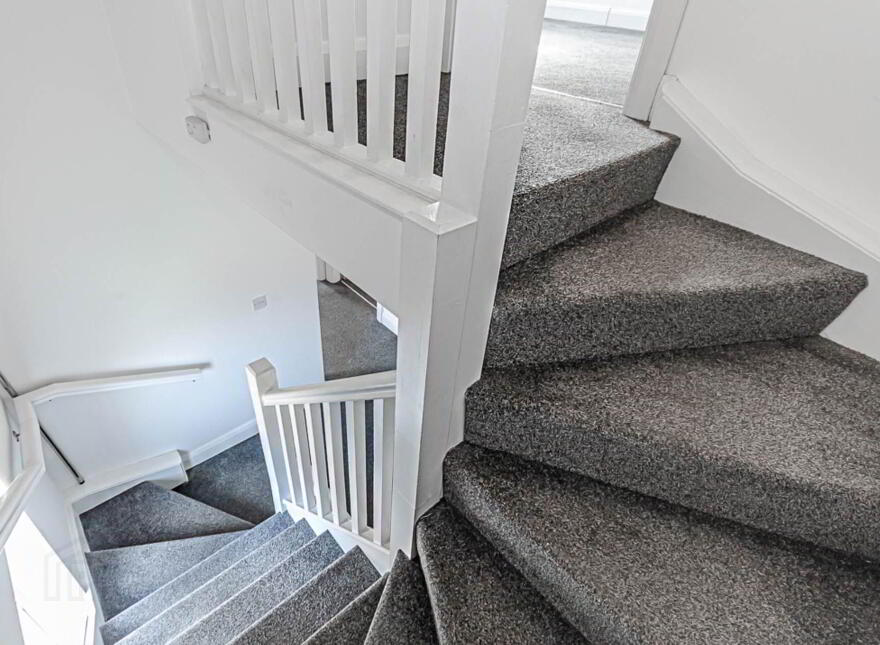 6 Kingsway Court, Kings Road, Belfast, BT5 7EW