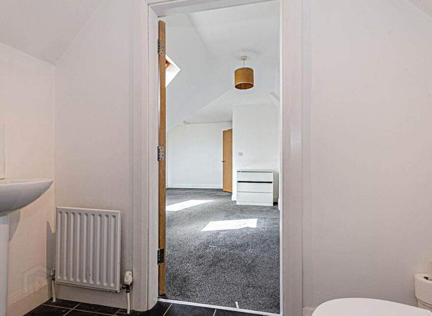 6 Kingsway Court, Kings Road, Belfast, BT5 7EW