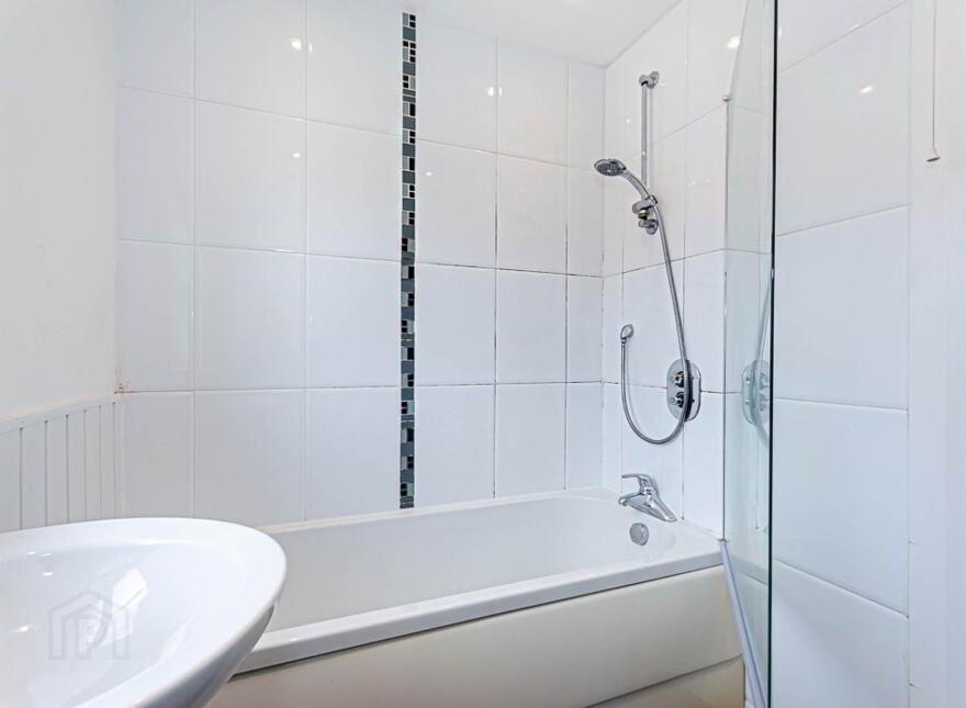 6 Kingsway Court, Kings Road, Belfast, BT5 7EW