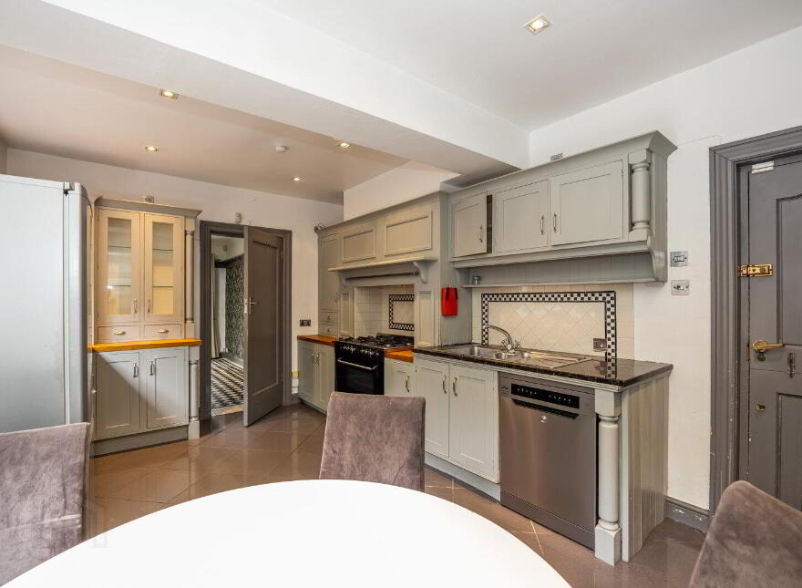 6 Upper Malone Road, Belfast, BT9 5NA