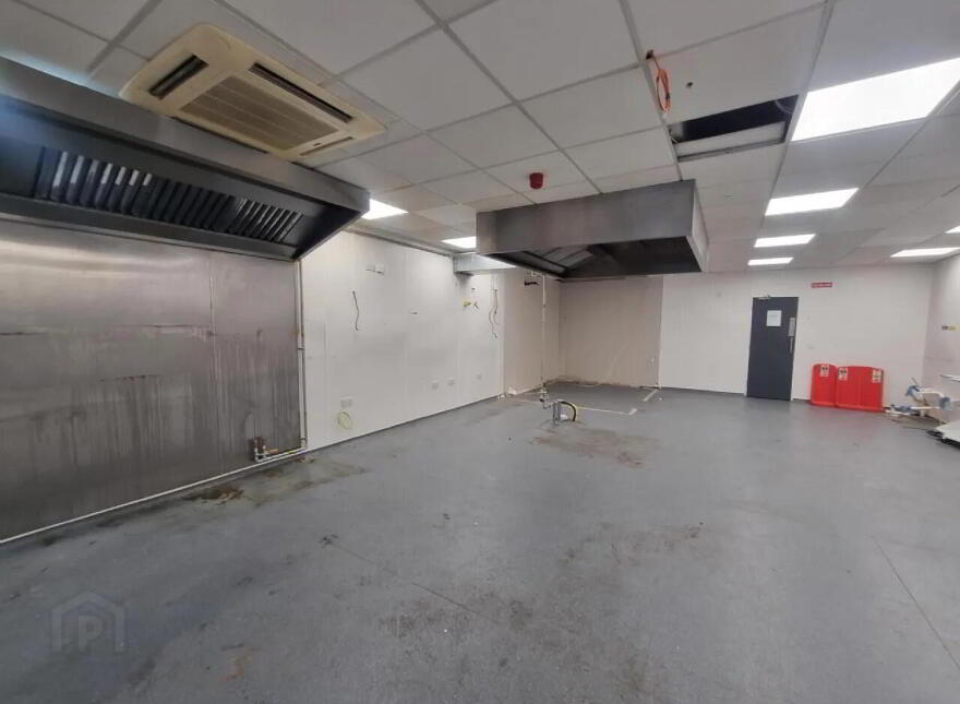 Commercial Retail Unit, 18 Davis Street, Mallow