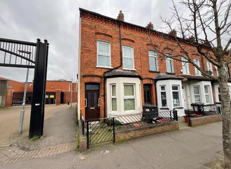 79 Bloomfield Avenue, Belfast, BT5 5AA photo