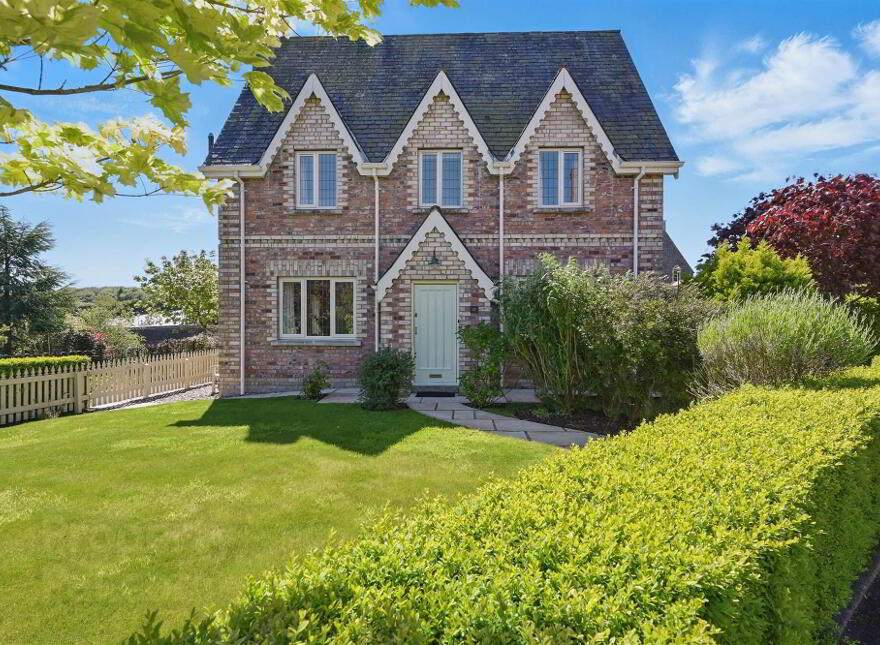 15 Governors Gate Park, Hillsborough, BT26 6FN photo