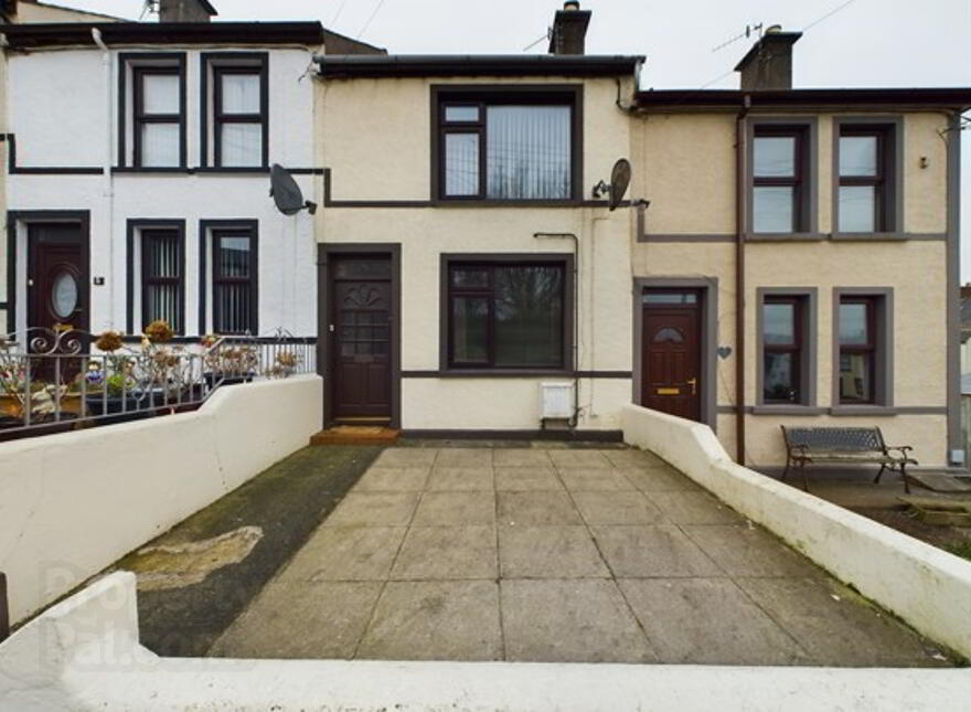 3 Lower Carncastle Road, Larne, BT40 1PG photo