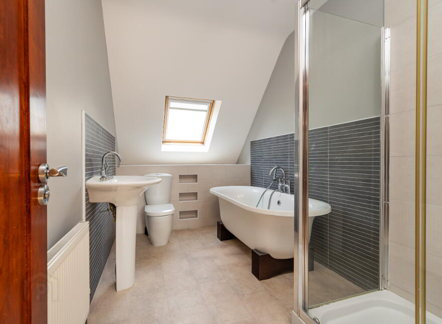 Kinnego, Buncrana, F93K371