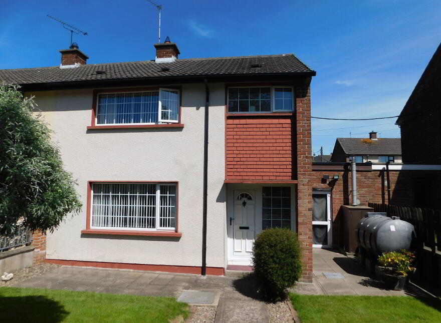 39 Mc Clay Park, Omagh, BT79 0DF photo