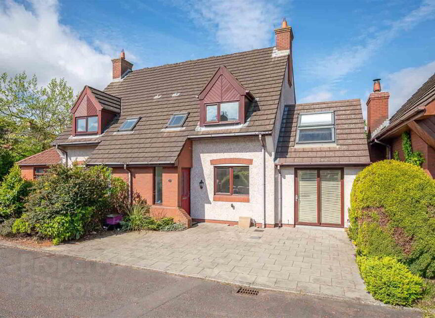 10 Clonallon Court, Belfast, BT4 2AB photo