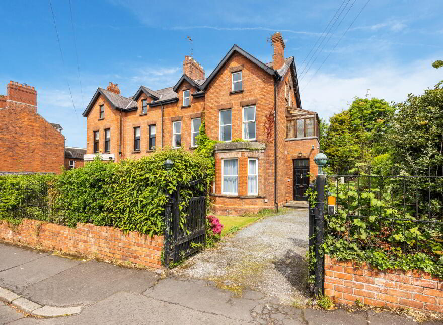 46 Marlborough Park North, Belfast, BT9 6HJ