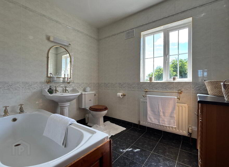 Moortown House, Rathronan, Clonmel, E91XK73