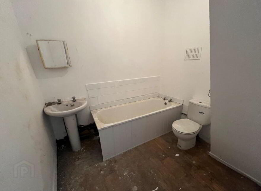 (Lot 42) 7 High Street, Ballynahinch, BT24 8AB