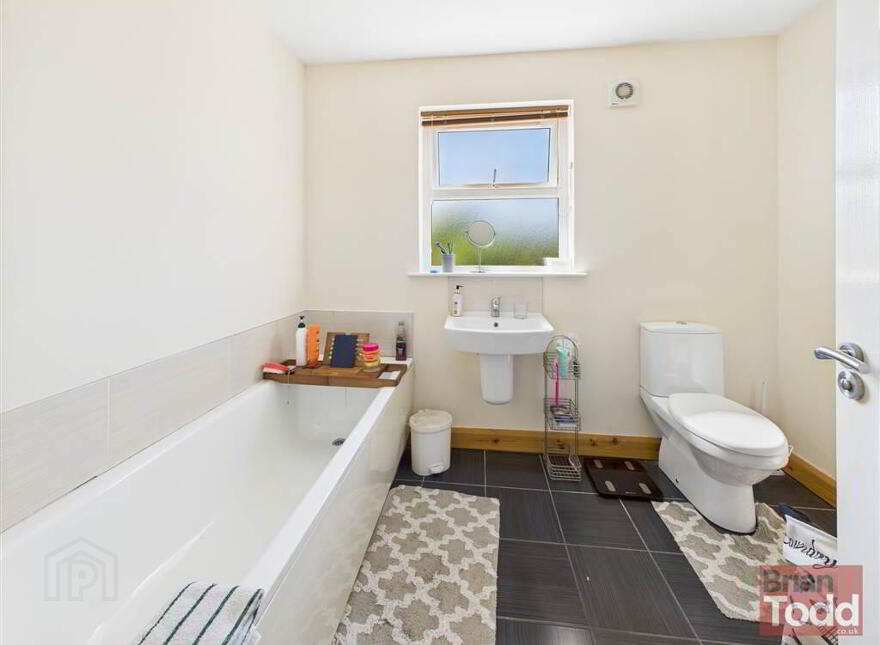 Porter Green Avenue, Larne, BT40 2UJ