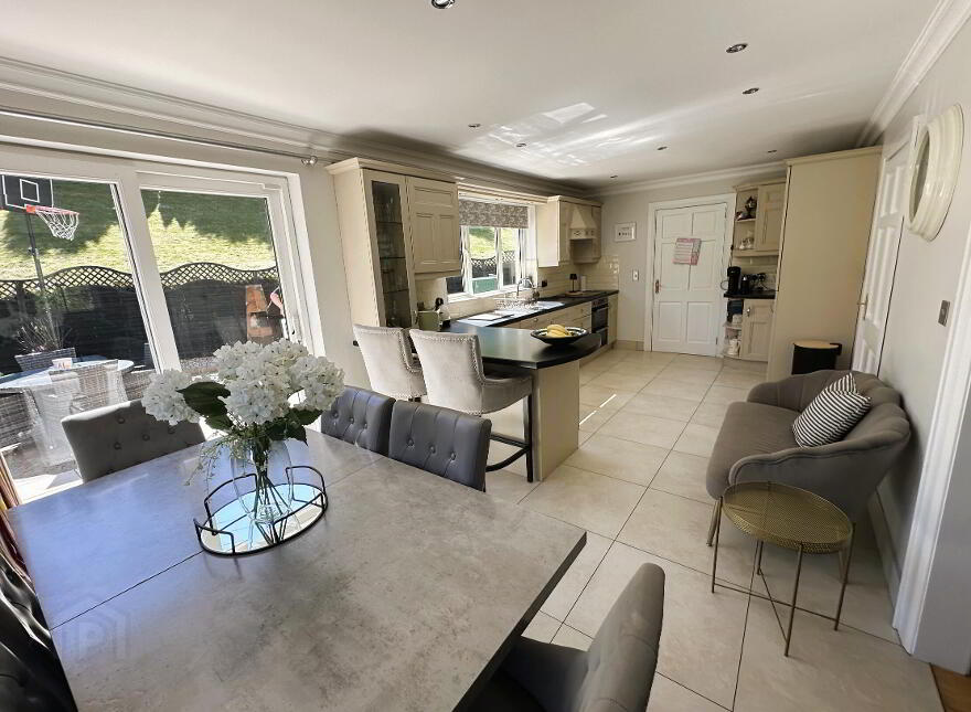 3 Lisnaweelan Court, Banbridge, BT32 3QP