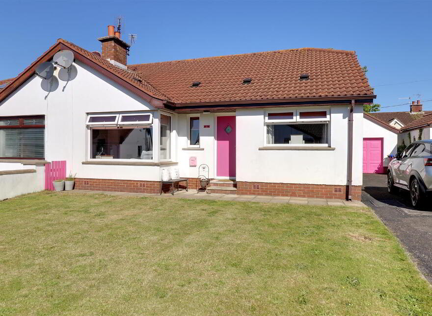 11 Cooks Cove, Kircubbin, Newtownards, BT22 2ST photo