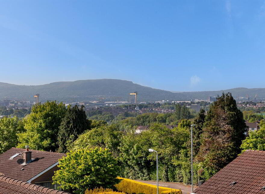 12 Woodcroft Heights, Belfast, BT5 7NX