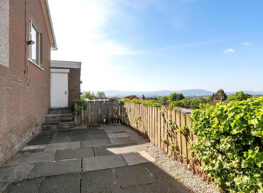 12 Woodcroft Heights, Belfast, BT5 7NX