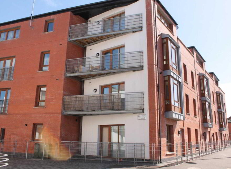 Apt 7 114, Templemore Avenue, Castlereagh, Belfast, BT5 4FX photo