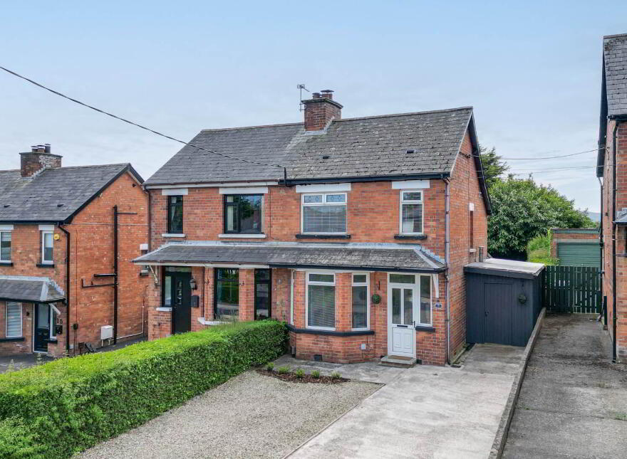9 Knockmore Park, Trooperslane, Carrickfergus, BT38 8PQ photo
