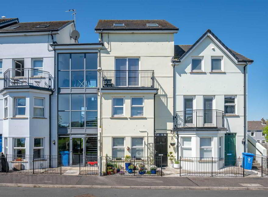 69 Linen Crescent, Bangor, BT19 7JW photo