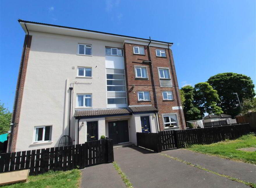 40e Castledillon Road, Belvoir, Belfast, BT8 7BH photo