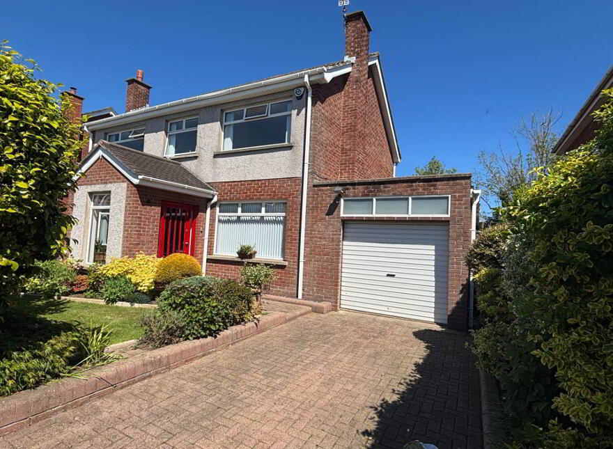 51 Downshire Gardens, Carrickfergus, BT38 7LN photo