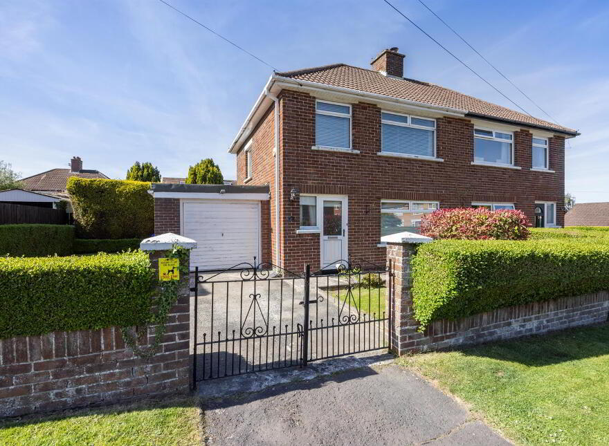 38 Kilmakee Park, Belfast, BT5 7QY photo